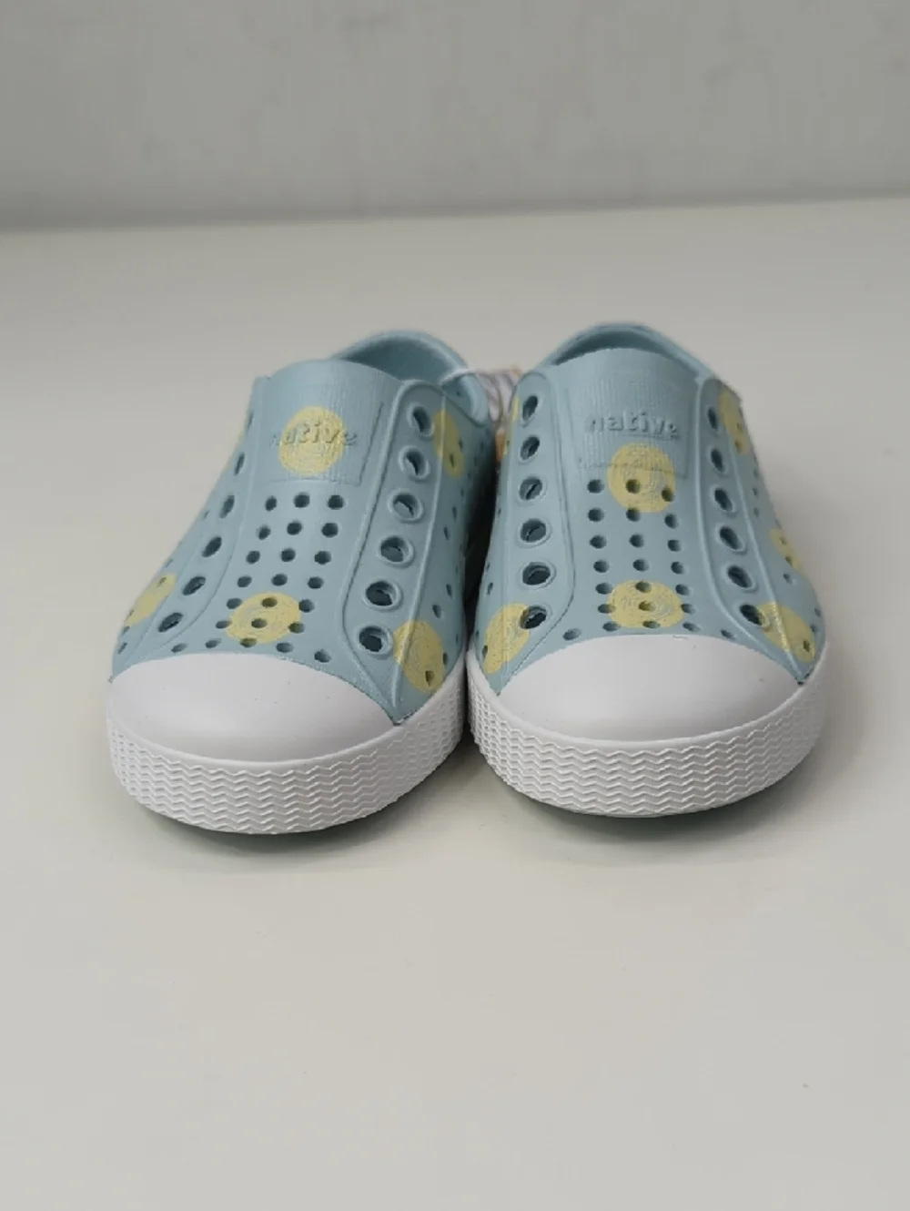 NWT Native Jefferson Shoes in Skip Blue/Gone Bananas Scribble Dots Size C6